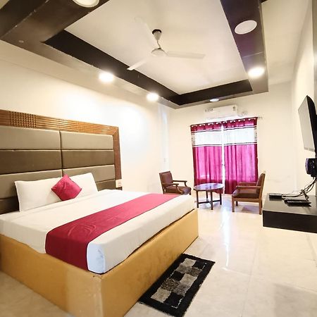 Hotel New Rajdarshan マディケーリ エクステリア 写真