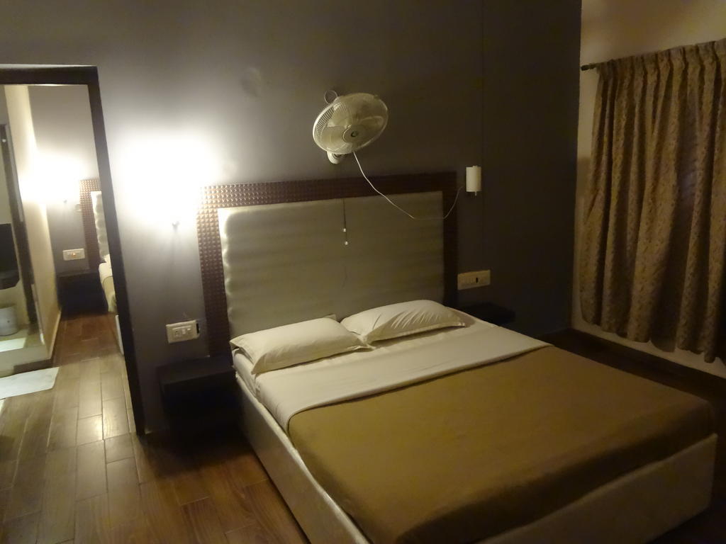 Hotel New Rajdarshan マディケーリ 部屋 写真