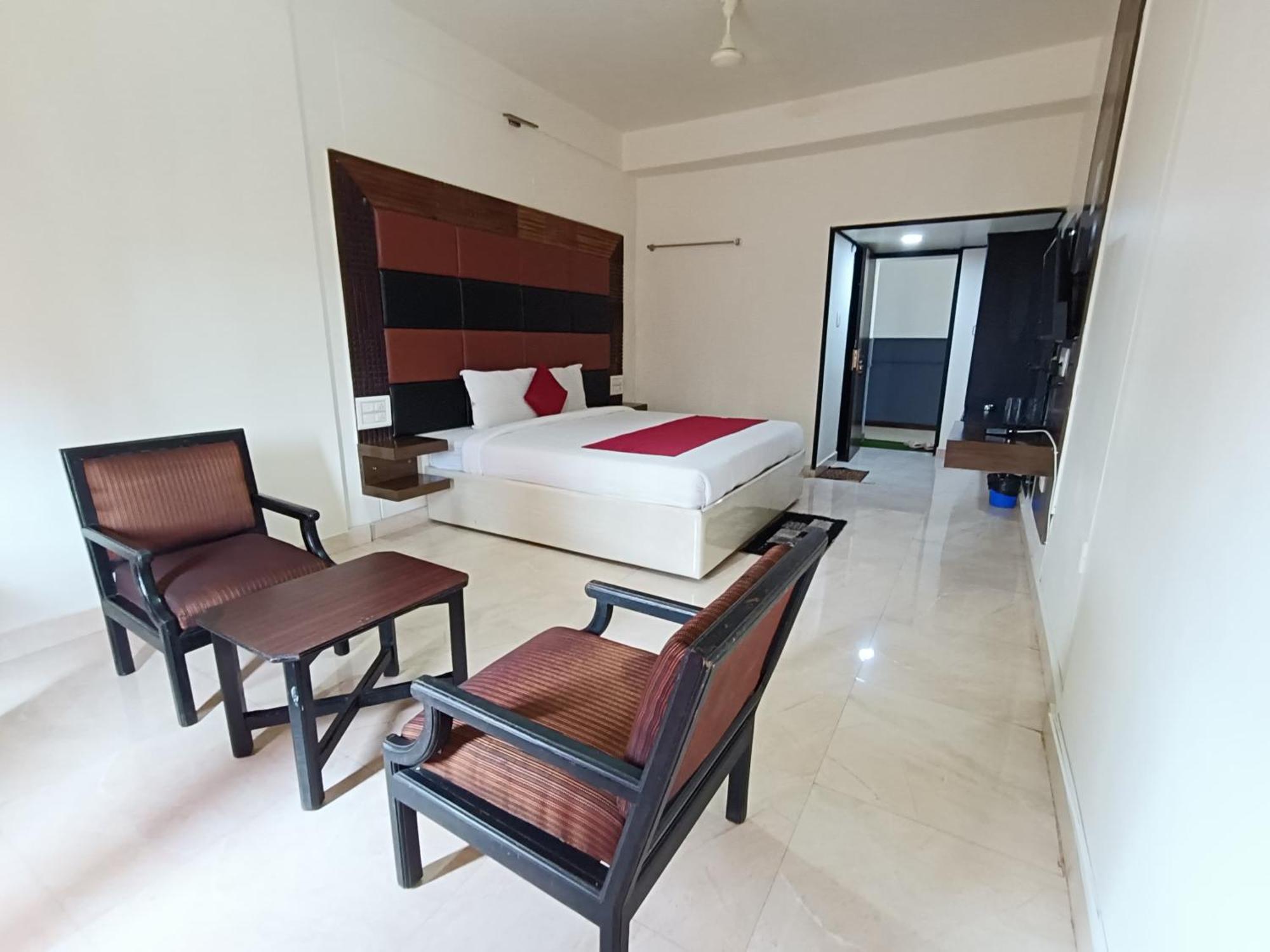 Hotel New Rajdarshan マディケーリ エクステリア 写真