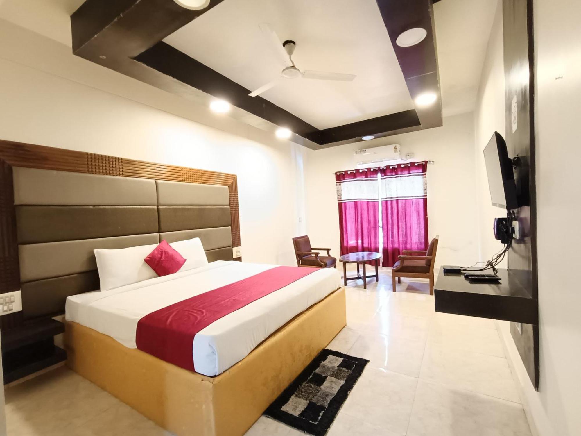 Hotel New Rajdarshan マディケーリ エクステリア 写真