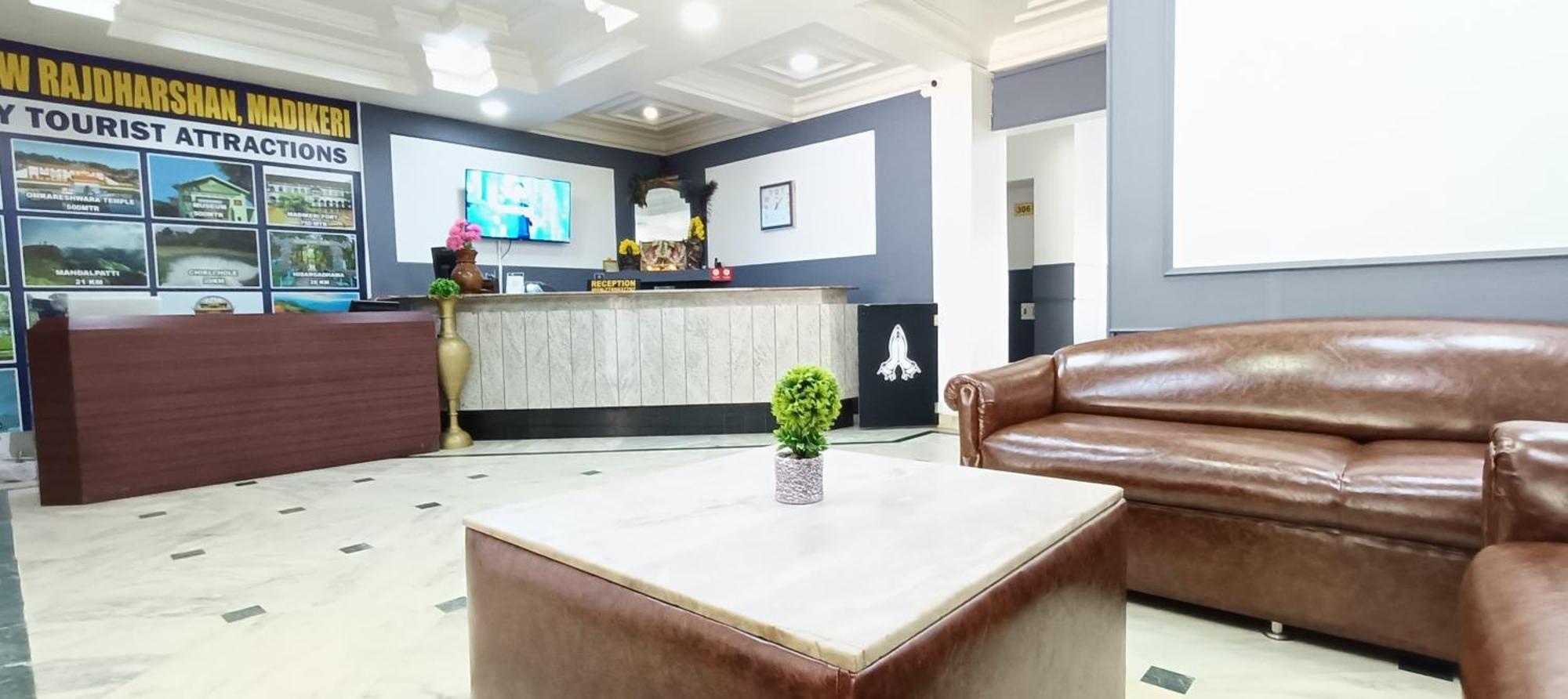 Hotel New Rajdarshan マディケーリ エクステリア 写真