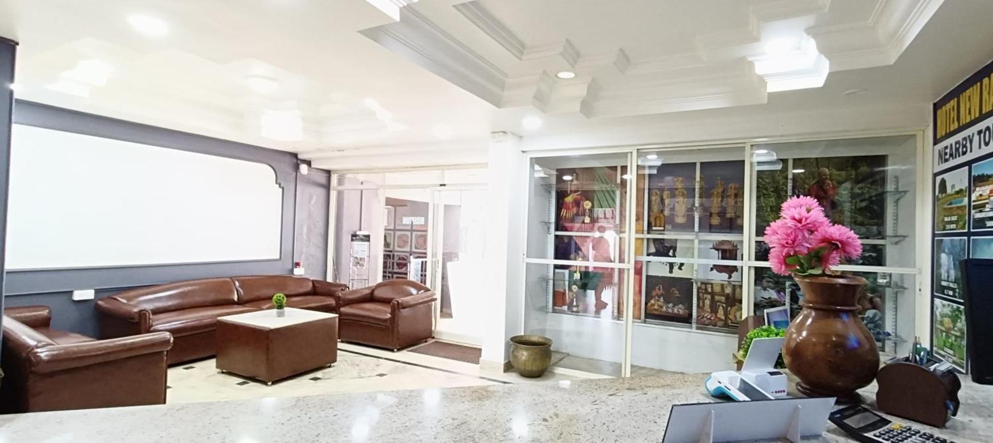 Hotel New Rajdarshan マディケーリ エクステリア 写真