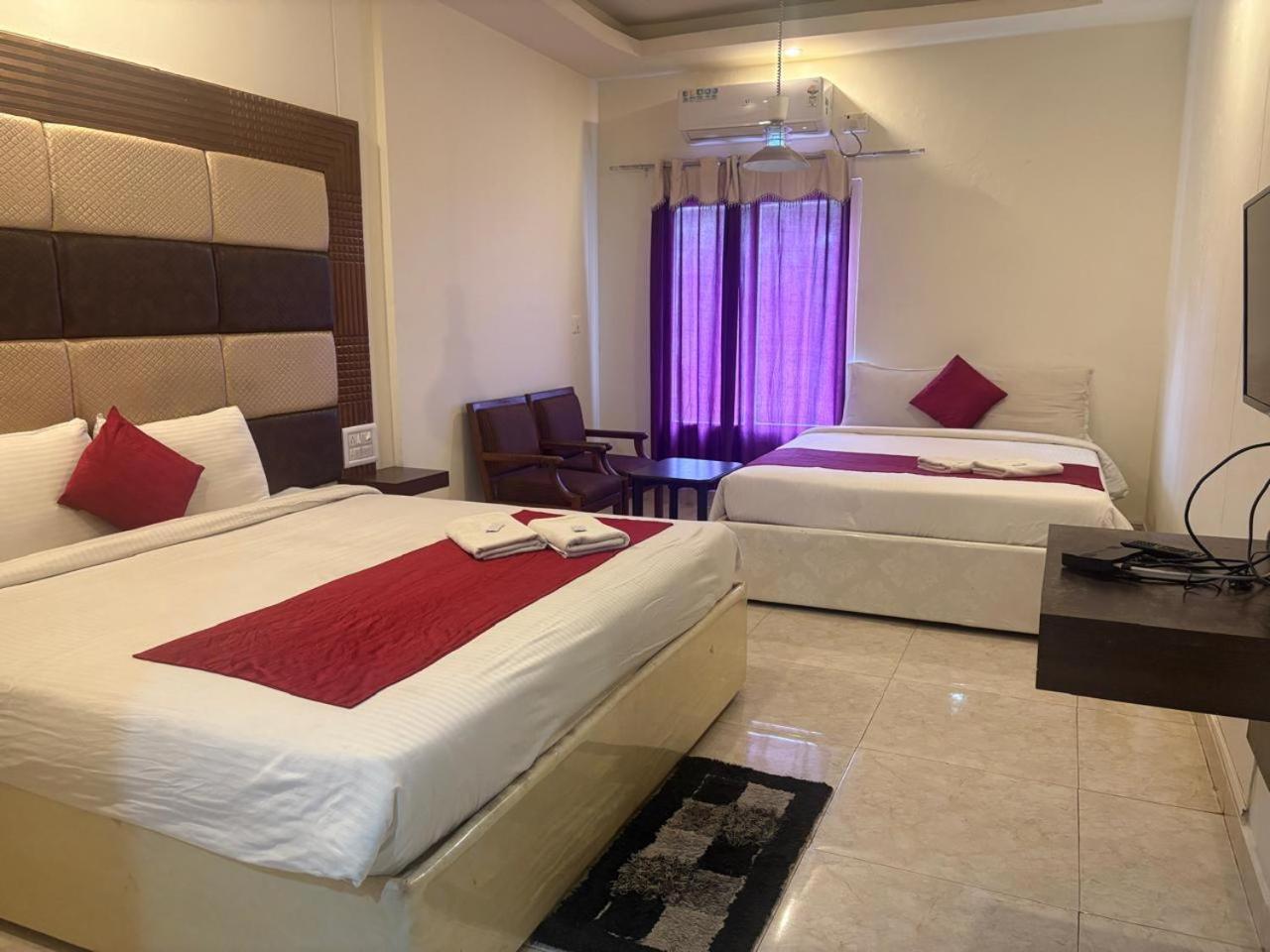 Hotel New Rajdarshan マディケーリ エクステリア 写真