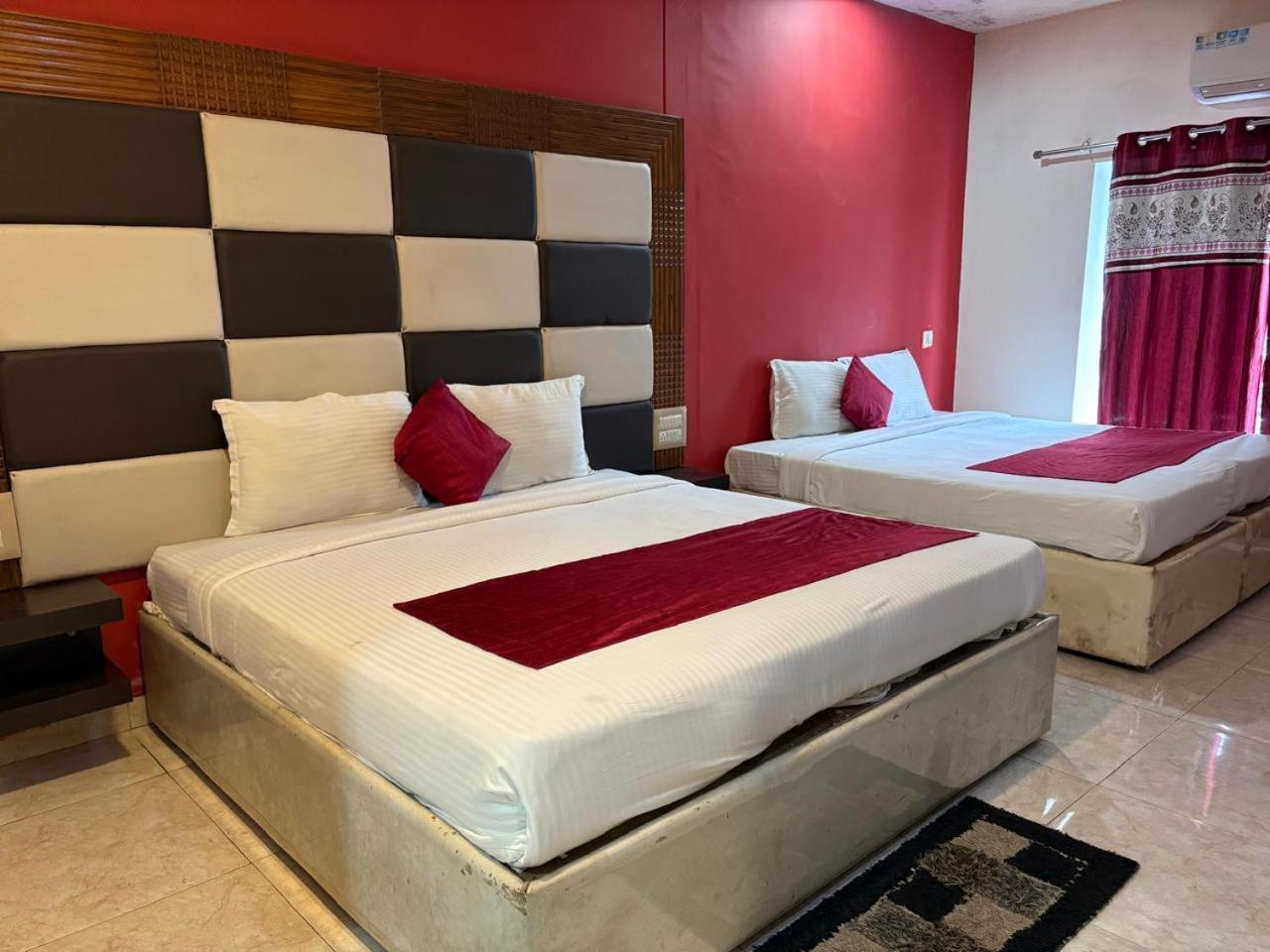 Hotel New Rajdarshan マディケーリ エクステリア 写真