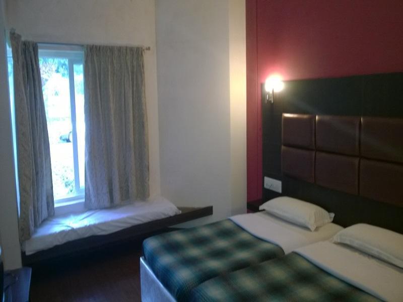 Hotel New Rajdarshan マディケーリ エクステリア 写真