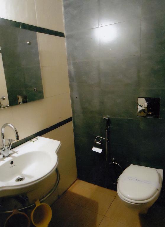 Hotel New Rajdarshan マディケーリ エクステリア 写真