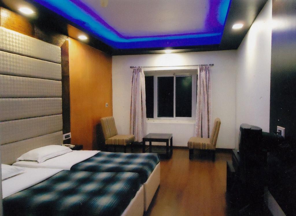 Hotel New Rajdarshan マディケーリ エクステリア 写真