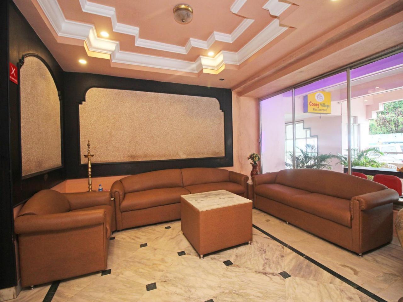 Hotel New Rajdarshan マディケーリ エクステリア 写真